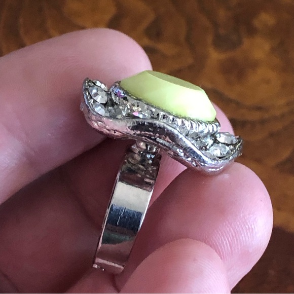 Vintage light lemon halo stone ring - Picture 7 of 9